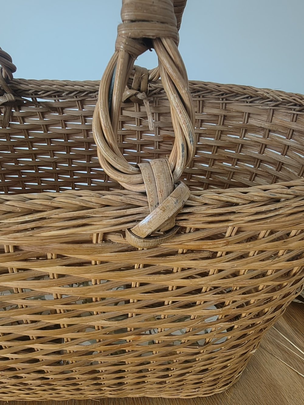 Vintage Market Woven Straw Tote Bag in Tan. - Picture 9 of 10